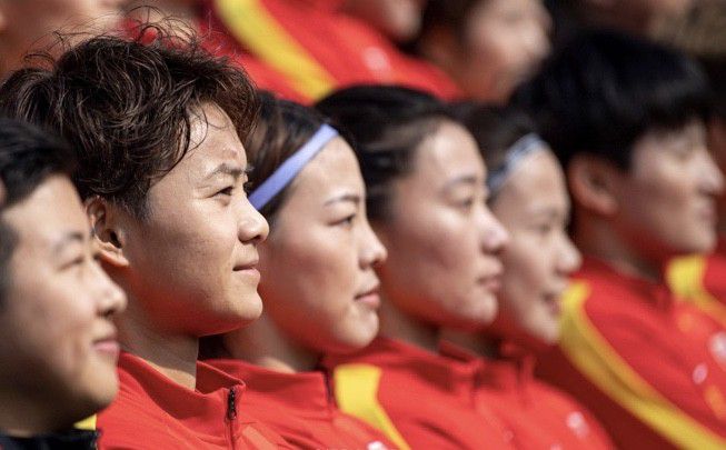 五个女闺蜜把我玩到尿失禁